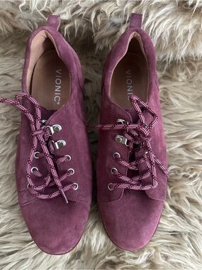 Vionic Women's Burgundy Suede Lace-Up Sneakers